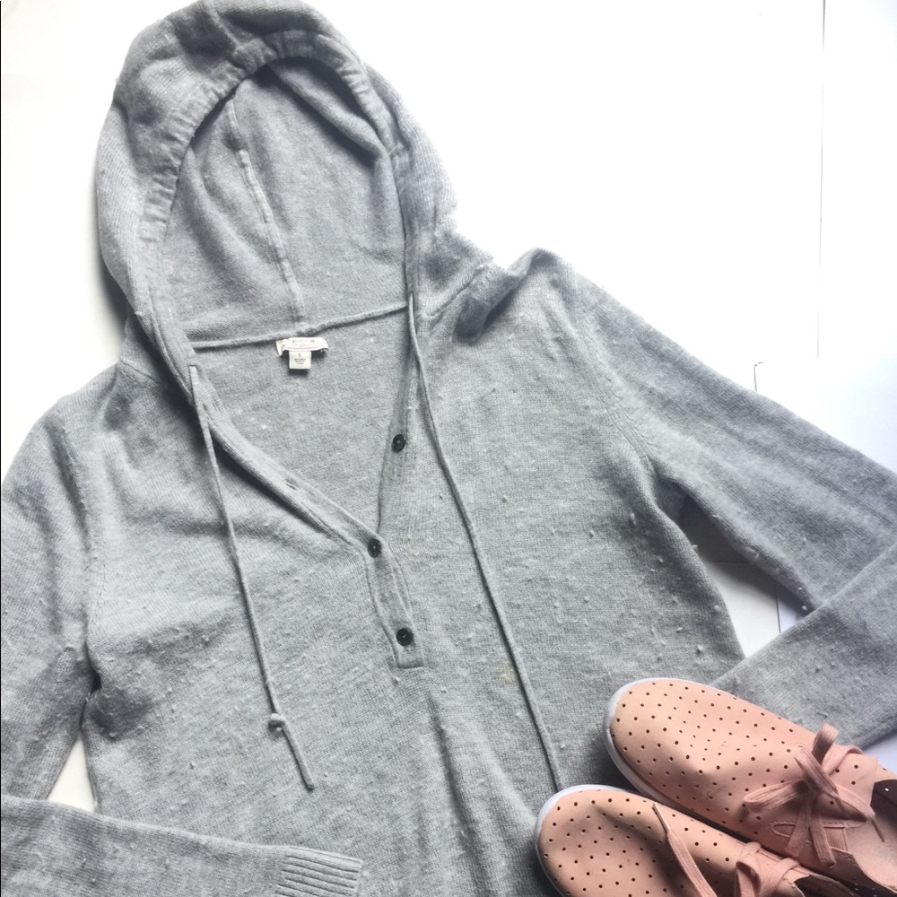 GAP Grey Pullover Hoodie Sweater Size Small